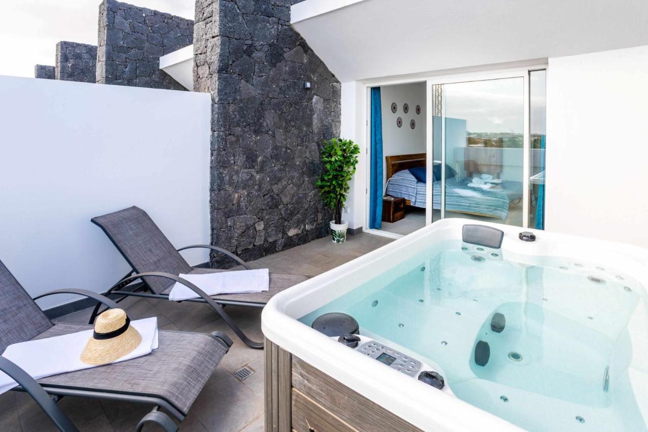 Monterey House Playa Blanca Vila Exterior foto